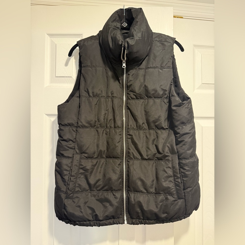 Old Navy Black Puffer Vest